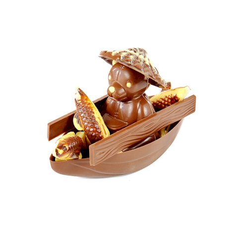 Figur aus Schokolade - - Bär im Boot